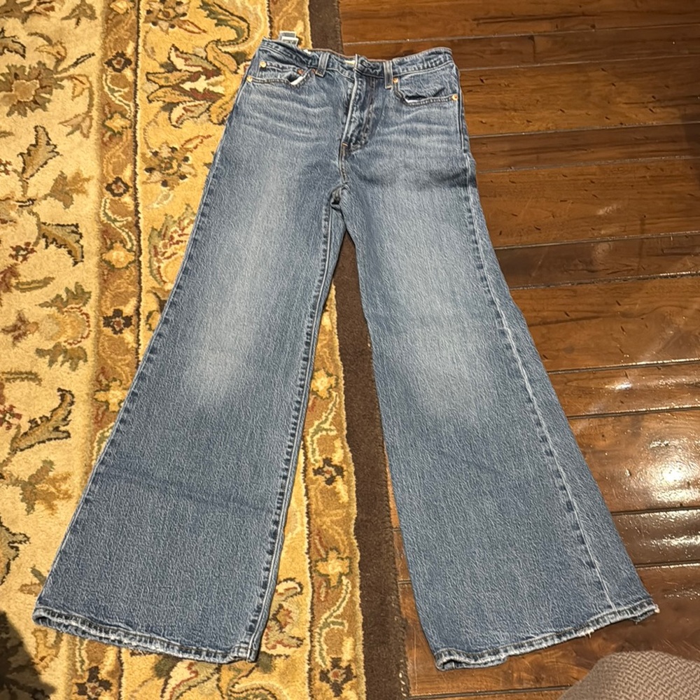 Women's Levi’s Ribcage Bell Size 27